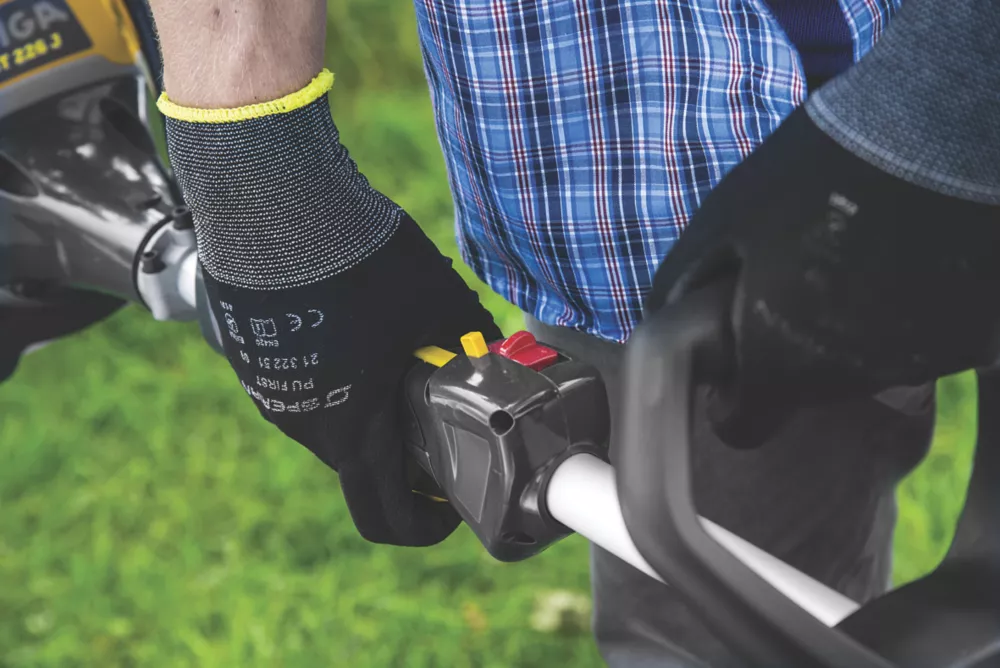 Stiga GT 330 A 25.4cc Split Curved Shaft 2-Stroke Petrol Grass Trimmer - Image 6