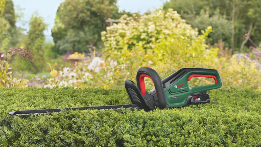 Bosch UniversalHedgeCut 18V-55 55cm 18V 1 X 2.5Ah Li-Ion Power For All Brushless Cordless Hedge Trimmer - Image 3