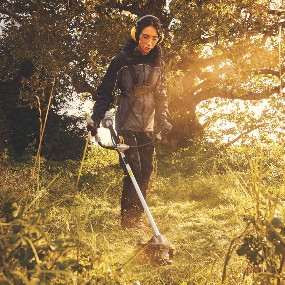 Titan TTT817GBC TTT817GBC 36V 1 X 4.0Ah Li-Ion TXP Brushless Cordless Brushcutter - Image 3