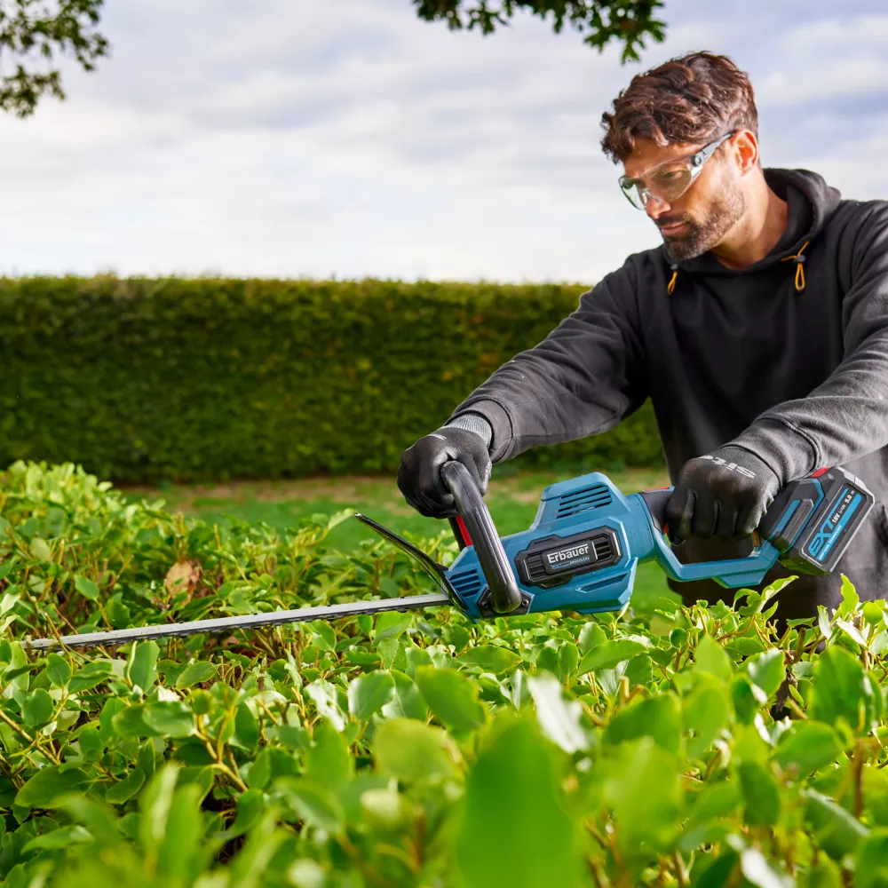 Erbauer EHT18-Li 51cm 18V Li-Ion EXT Brushless Cordless Hedge Trimmer - Bare - Image 4